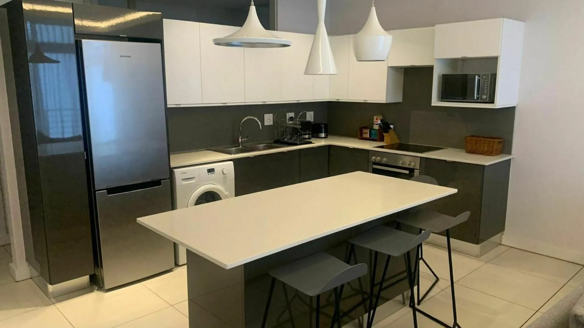 Modern 1 Bed Apartment In The Heart Of Green Point ケープタウン